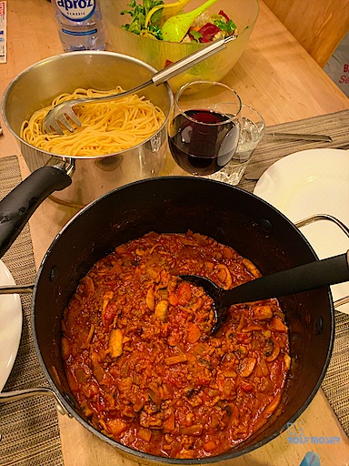  Spaghetti mit Traditionelle italienische Ragusauce 
